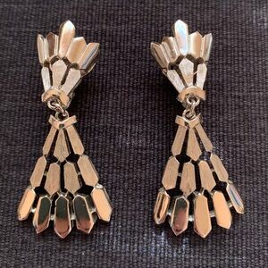 Vintage Crowned Trifari ©️ Silver Tone Pendant Clip Earring. New Condition